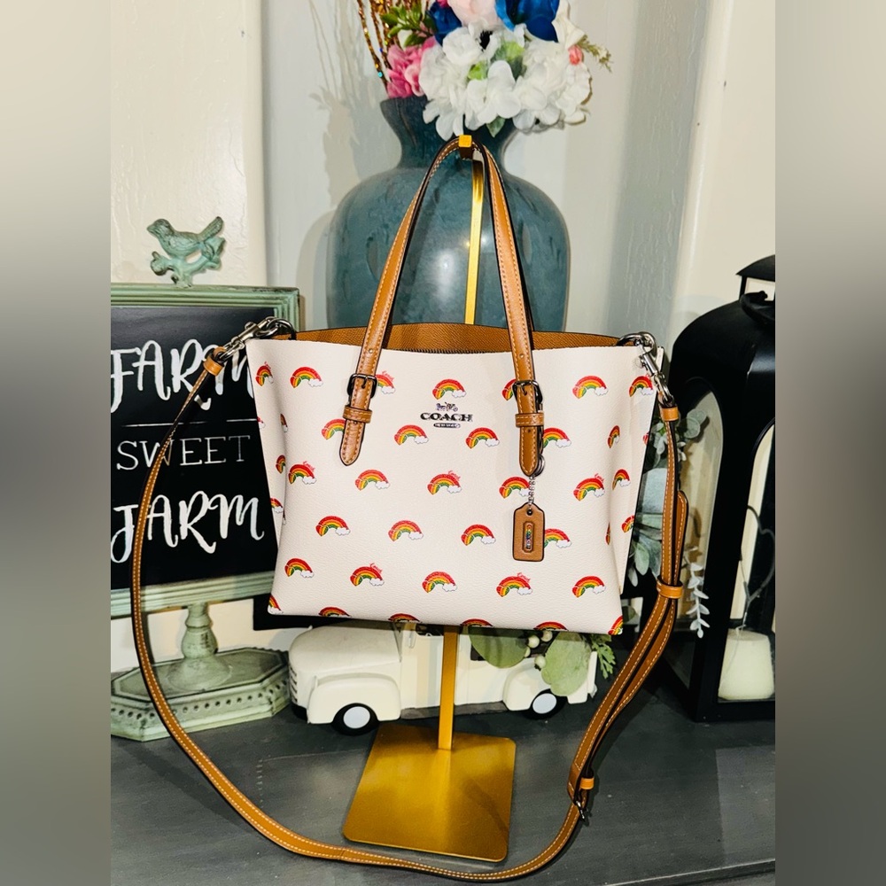 Coach Mollie Tote Rainbow Heart Print 2023 #CK373 - NWOT $378 - Picture 4 of 16